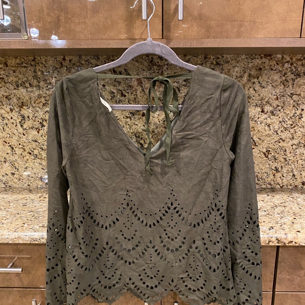 LE LIS Blouse - Picture 2 of 6